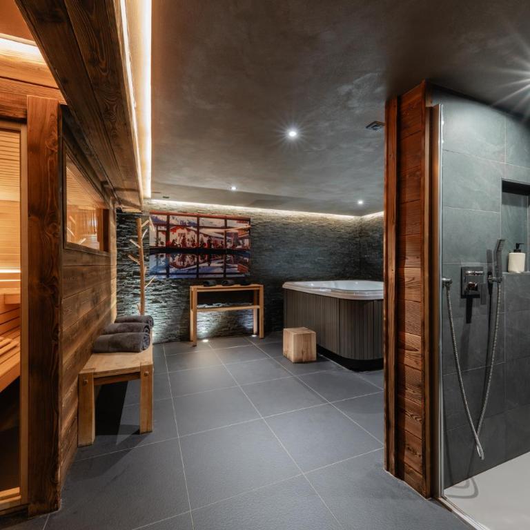 Serrechevalierholidays Chalet Piscine chauffée&Spa, jardin, billard, ping-pong, baby-foot 18 personnes - Maison 6 Chambres - 85