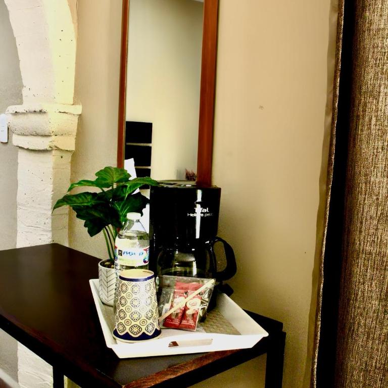 Hotel Camino de Allende - Habitación con cama extragrande. - 1