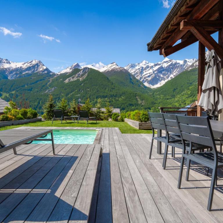 Serrechevalierholidays Chalet Piscine chauffée&Spa, jardin, billard, ping-pong, baby-foot 18 personnes - Maison 6 Chambres - 81