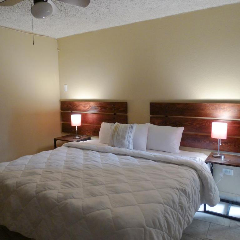 Hotel Camino de Allende - Habitación con cama extragrande. - 5