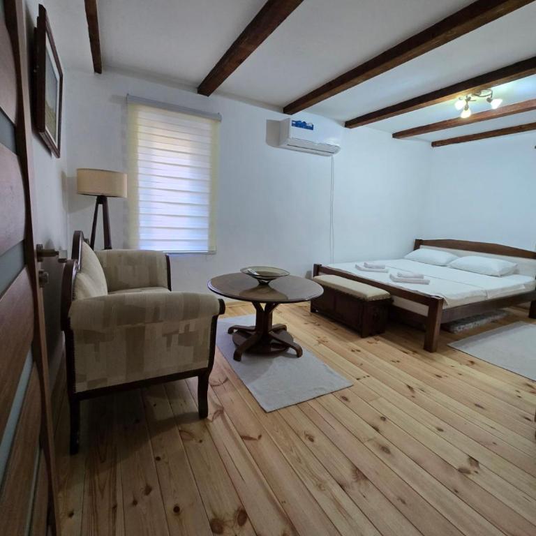 Old stone house Danka - Two-Bedroom Villa - 19