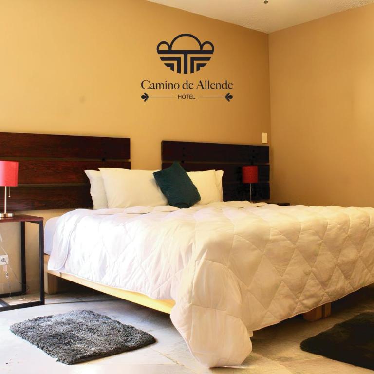 Hotel Camino de Allende - Habitación con cama extragrande. - 9