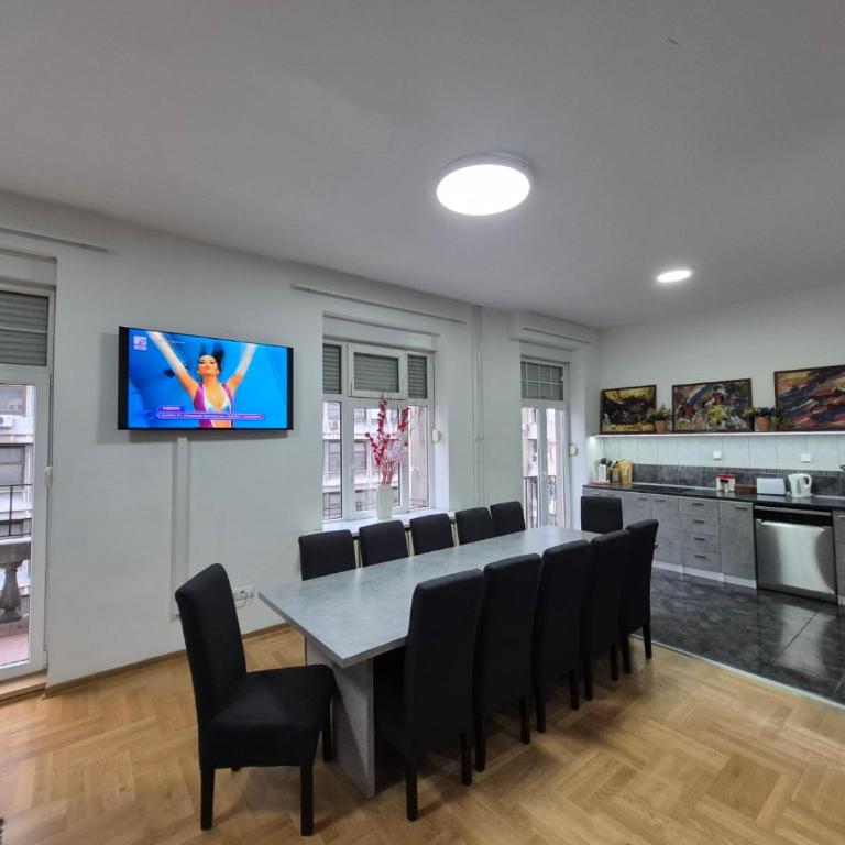Authentic Belgrade Centre Apartments for large groups, Republic Square - Up to 39 people in 4 apartments - Apartman s 4 Spavaće Sobe i Terasom - 21