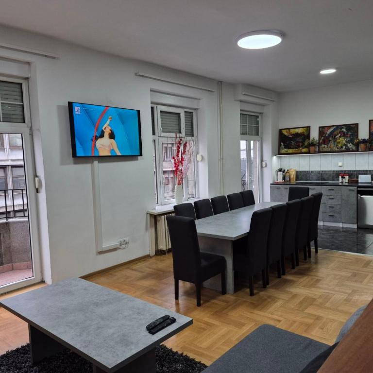 Authentic Belgrade Centre Apartments for large groups, Republic Square - Up to 39 people in 4 apartments - Apartman s 4 Spavaće Sobe i Terasom - 14