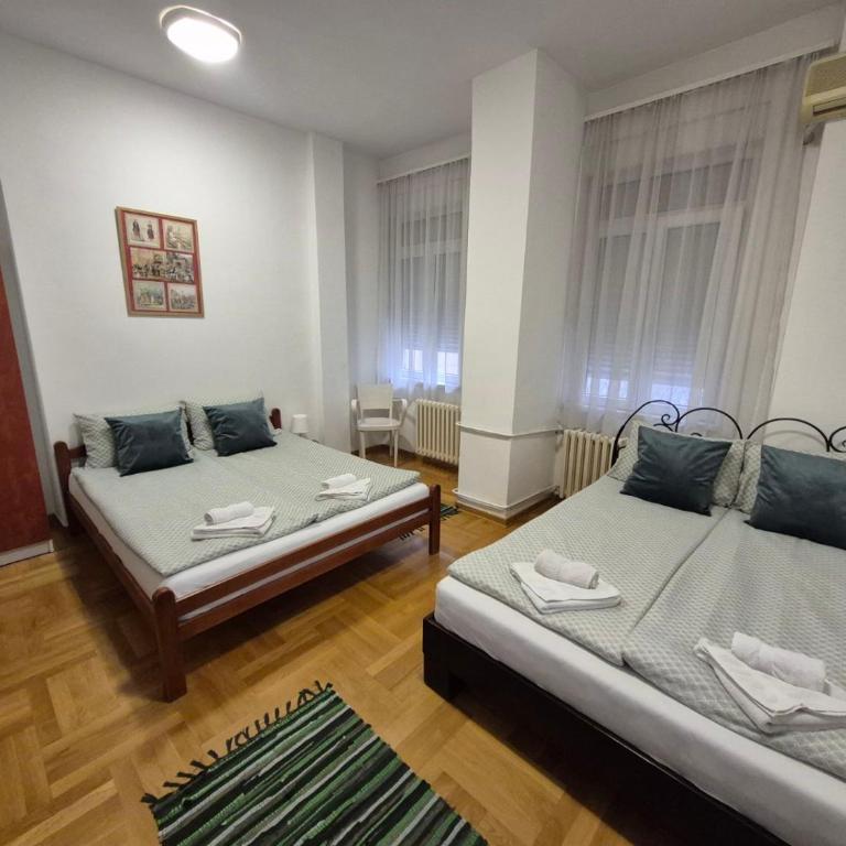 Authentic Belgrade Centre Apartments for large groups, Republic Square - Up to 39 people in 4 apartments - Apartman s 4 Spavaće Sobe i Terasom - 19