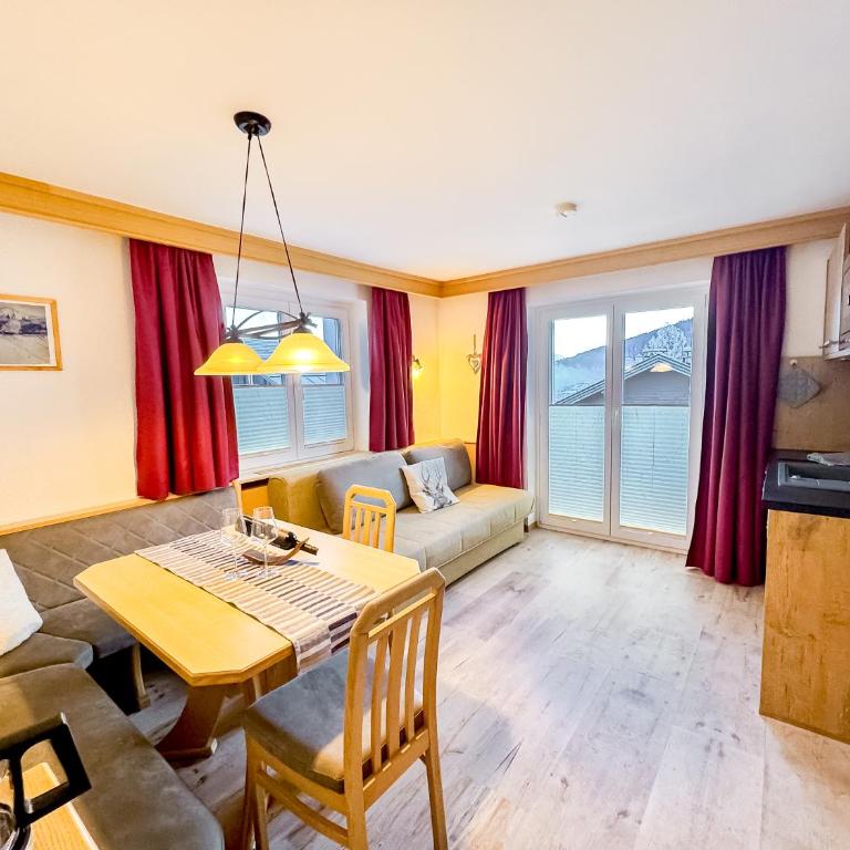 Appartement Bergfried Kaprun, Ski-in Ski-out, Sommerkarte und Panoramablick - Apartment mit 2 Schlafzimmern und Balkon - 1. Etage - 6