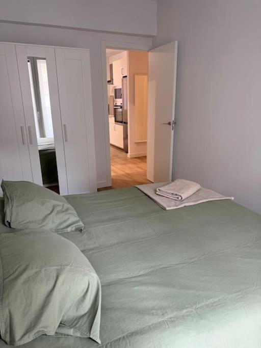 Vivienda renovada y céntrica - Two-Bedroom Apartment - 12