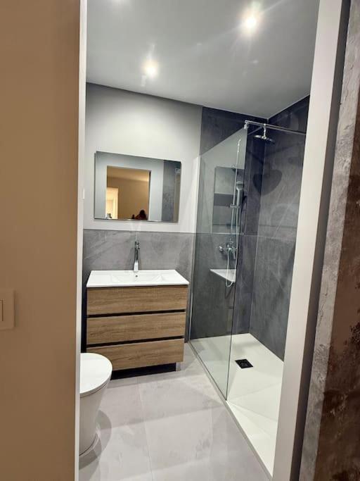 Vivienda renovada y céntrica - Two-Bedroom Apartment - 15