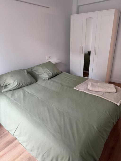 Vivienda renovada y céntrica - Two-Bedroom Apartment - 24