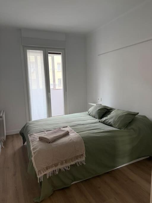 Vivienda renovada y céntrica - Two-Bedroom Apartment - 29