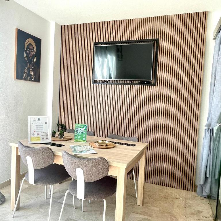 Geysotur Balcón del Puente Romano con Parking Gratis - Two-Bedroom Apartment - 35