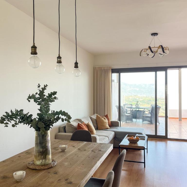 Enjoy 3 in 1 - Sea, Golf and Mountains - Two-Bedroom Apartment - 31