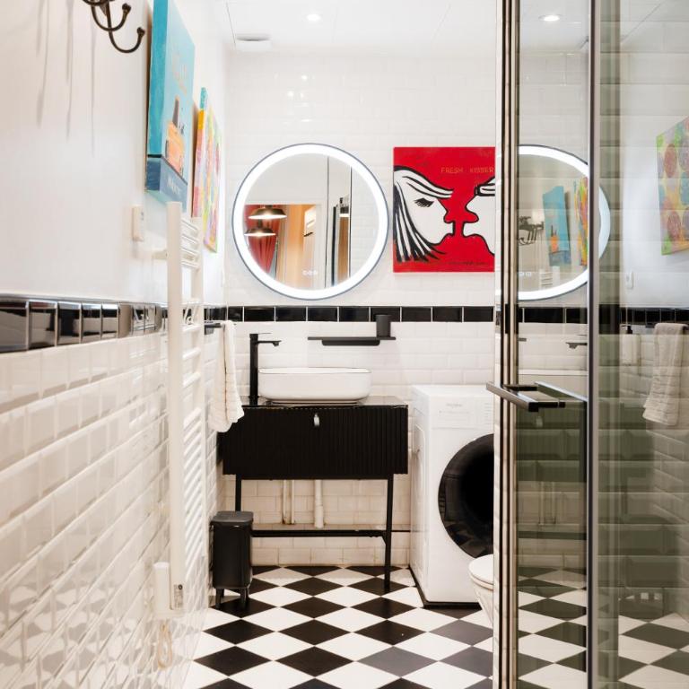 Montmartre Rue des Martyrs Loft with AC, 4-7 PEO - Appartement 3 Chambres - 5