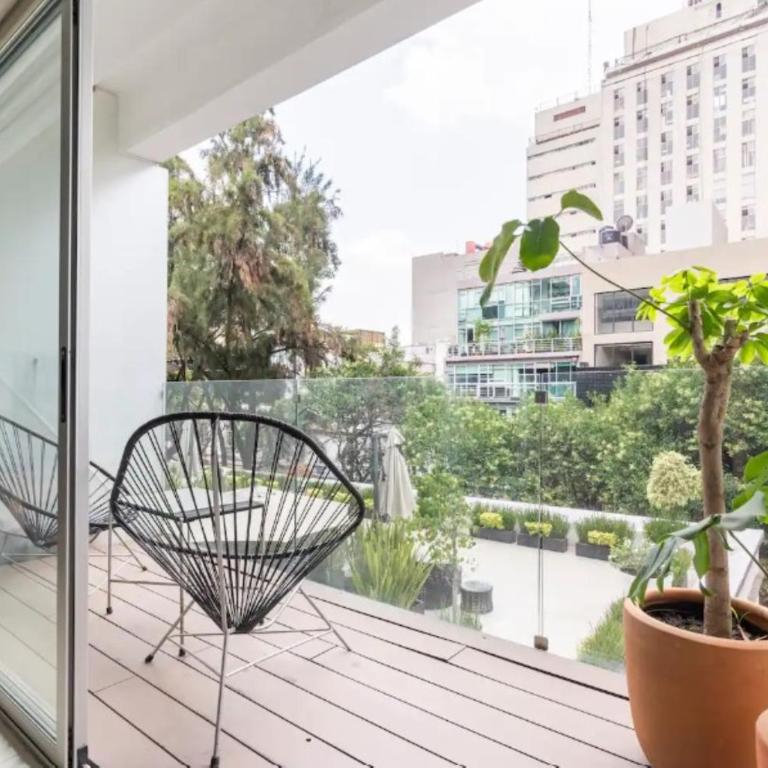 S2306- 1BR 1 BTH Deluxe - One-Bedroom Apartment - 6