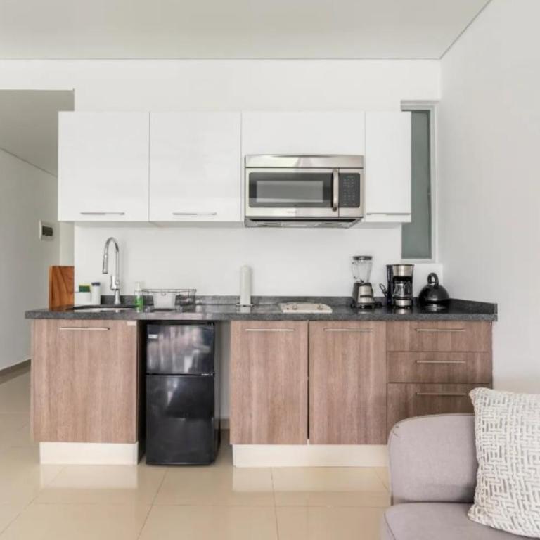 S2306- 1BR 1 BTH Deluxe - One-Bedroom Apartment - 7