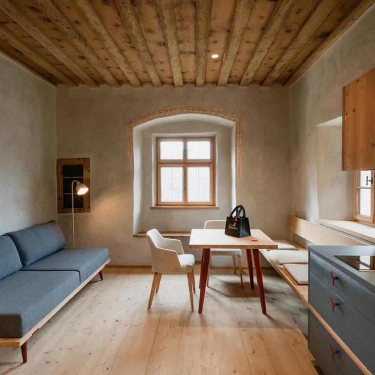 OBERBUCHFELDER historic farmhouse - Deluxe Two-Bedroom Apartment - 11