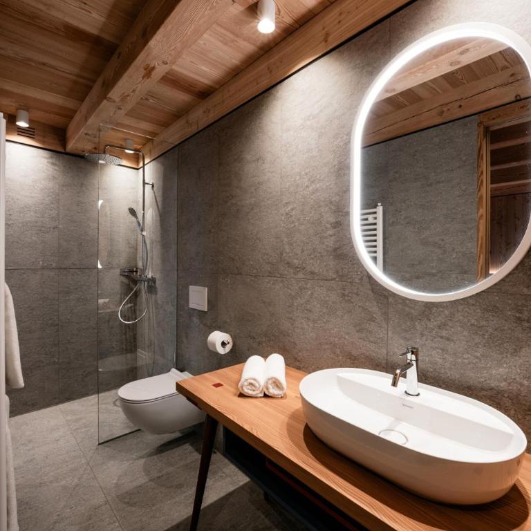 OBERBUCHFELDER historic farmhouse - Deluxe Two-Bedroom Apartment - 9