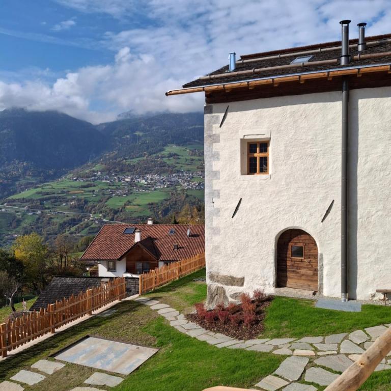 OBERBUCHFELDER historic farmhouse - Deluxe Two-Bedroom Apartment - 7