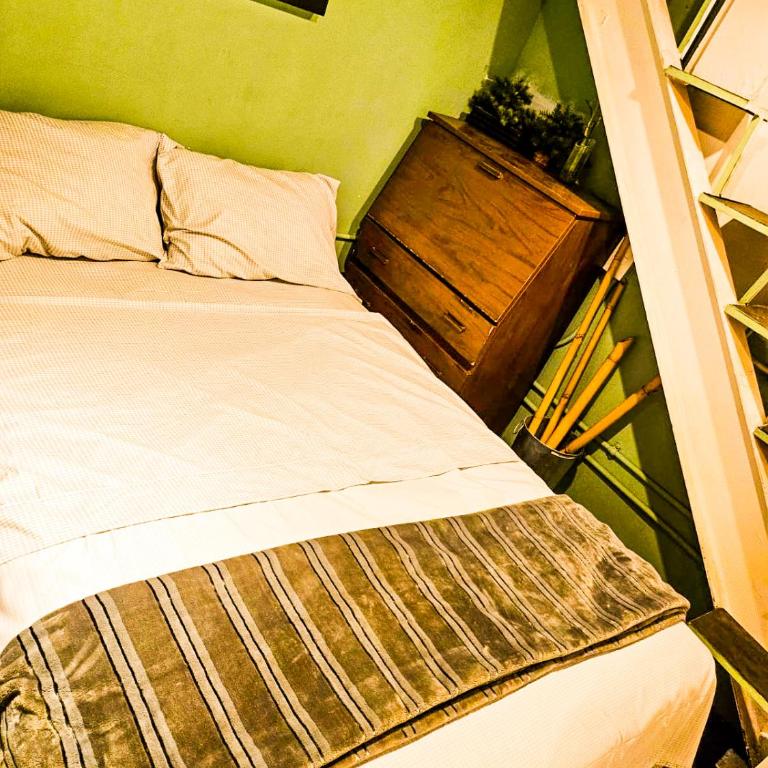 Guest House del Valle - Standard Double Room with Shared Bathroom - 1