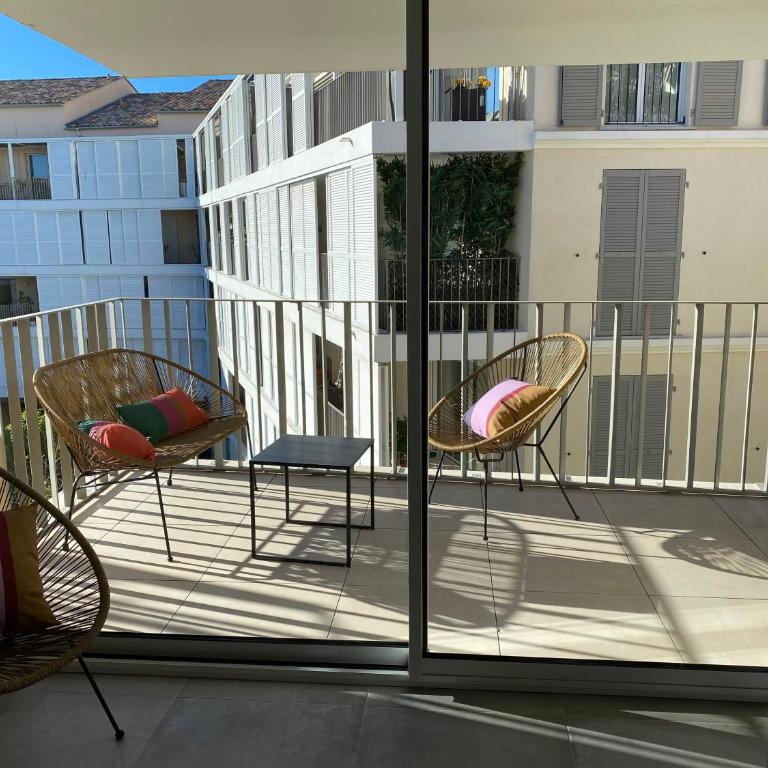 Fabulous Two-Bedroom Apartment with parking - Appartement - 3