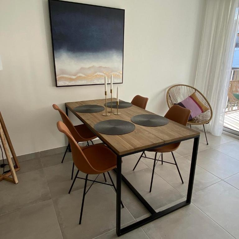 Fabulous Two-Bedroom Apartment with parking - Appartement - 13