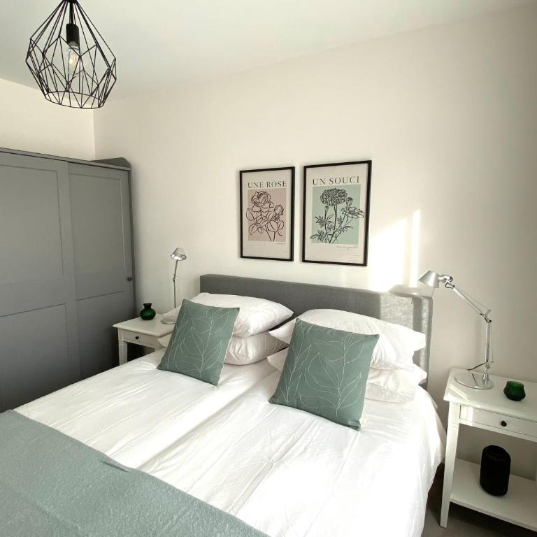 Fabulous Two-Bedroom Apartment with parking - Appartement - 12
