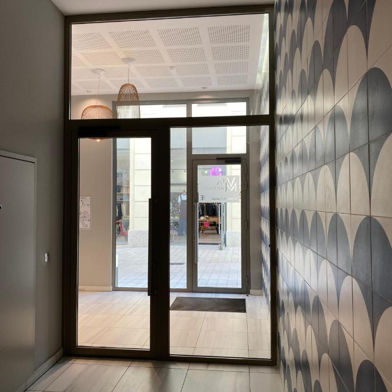 Fabulous Two-Bedroom Apartment with parking - Appartement - 34
