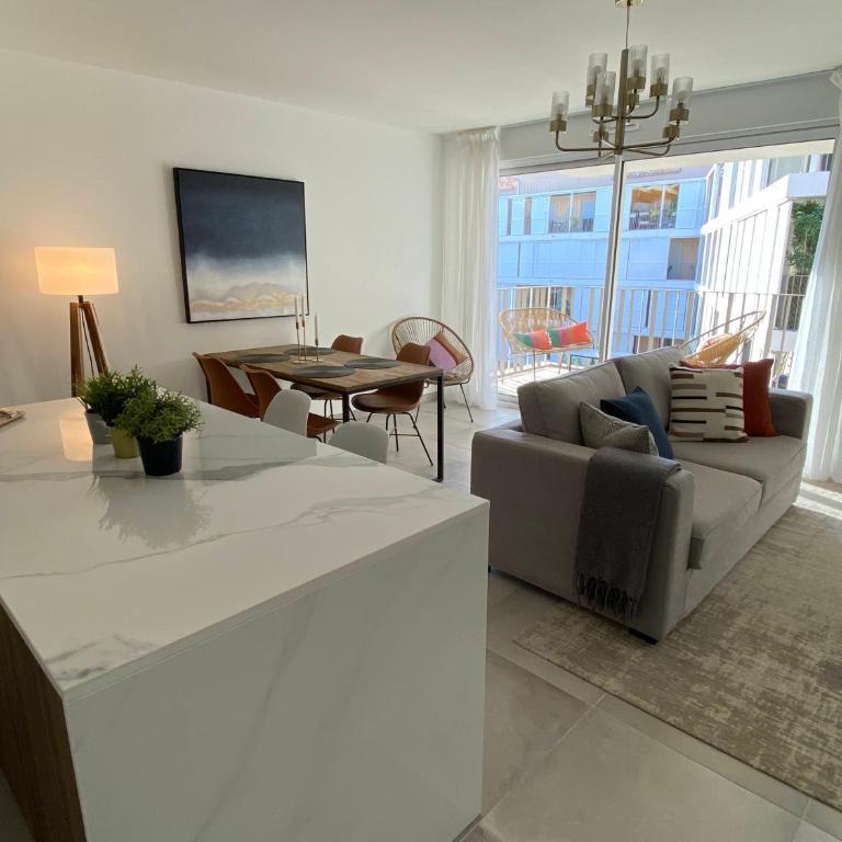 Fabulous Two-Bedroom Apartment with parking - Appartement - 16