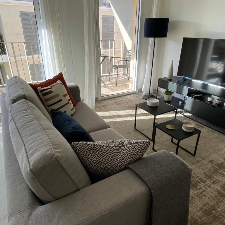 Fabulous Two-Bedroom Apartment with parking - Appartement - 30