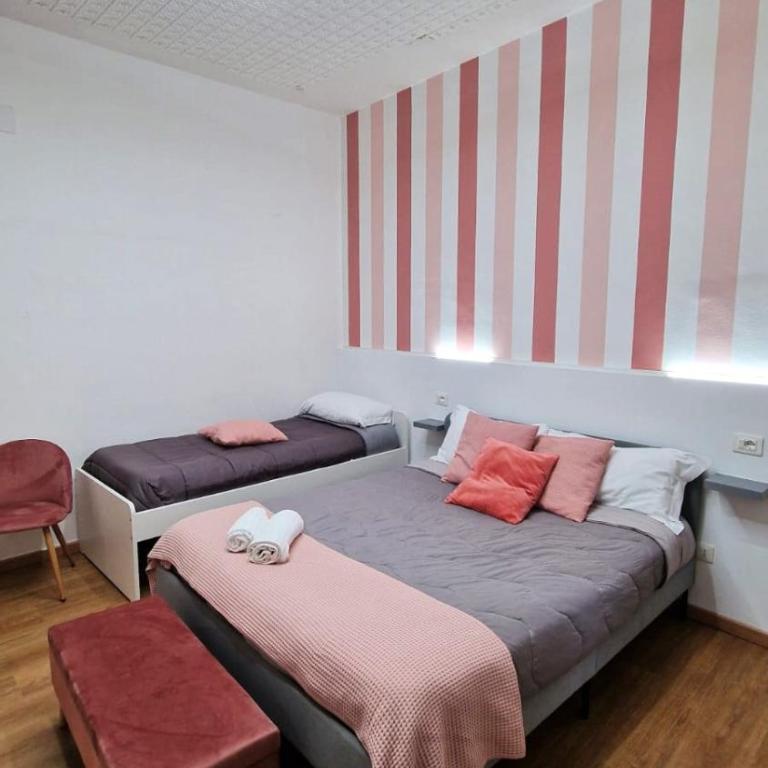 B&B ONE - Triple Room with Private Bathroom - 22