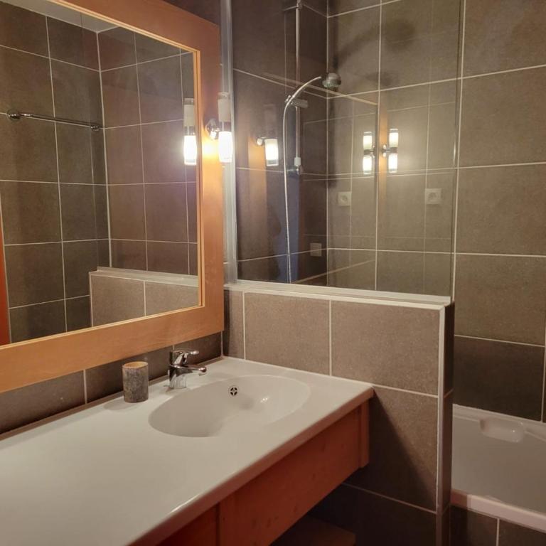 Appartement moderne - Proche pistes et commerces - 6 pers. - Appartamento con 2 Camere da Letto - 6
