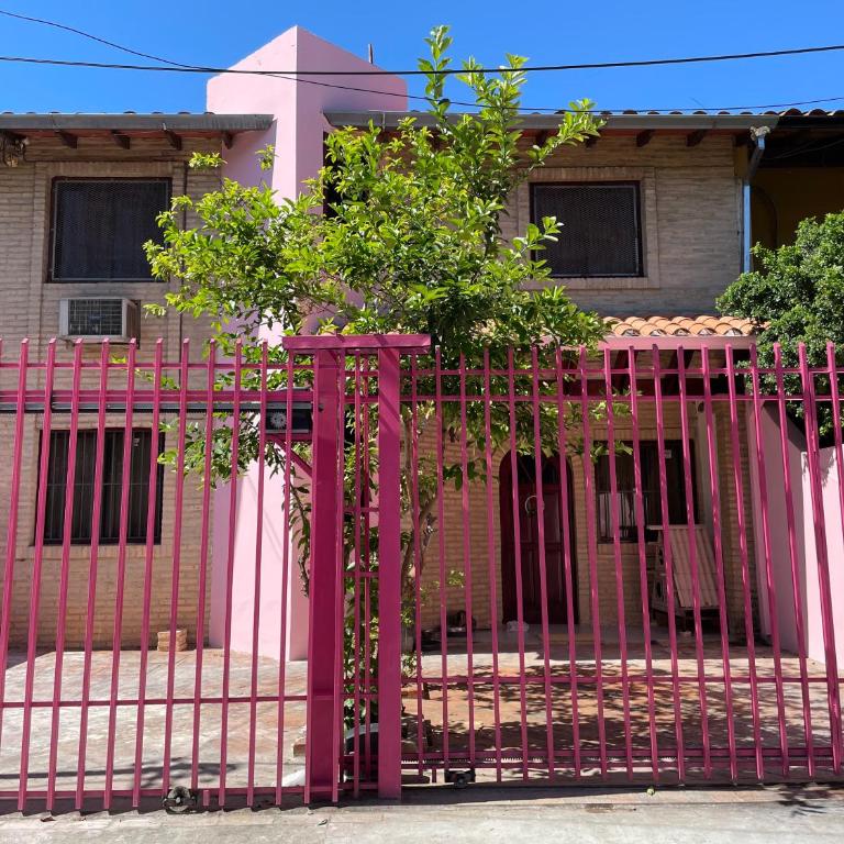 Casa con 2 habitaciones cerca del IPS central - Three-Bedroom House - 17