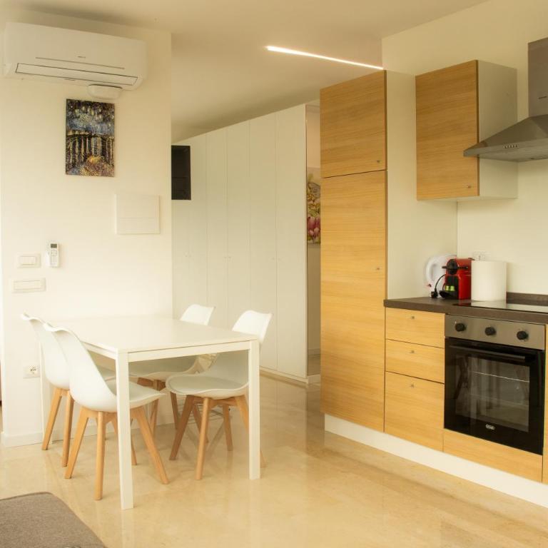 BORDOX Apartments nuovi e luminosi presso la Stazione e il Centro Storico - Appartamento Superior con Vista Città - 16