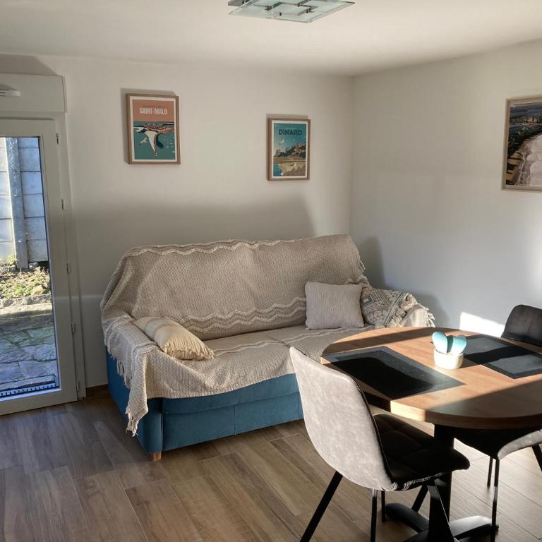 La Frégate - One-Bedroom Apartment - 11