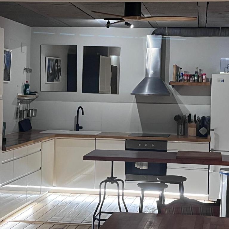 Duplex Loft And Home Office 140m2 plus a 70m2 Terrace - Apartment - 42