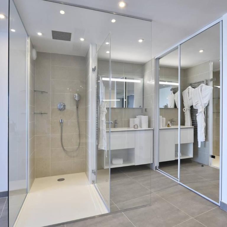 NAUTILIA 106 By AGN - Supérieure Luxe avec Jacuzzi 2 personnes "réservé aux couples" - Superior Apartment mit Balkon - 3