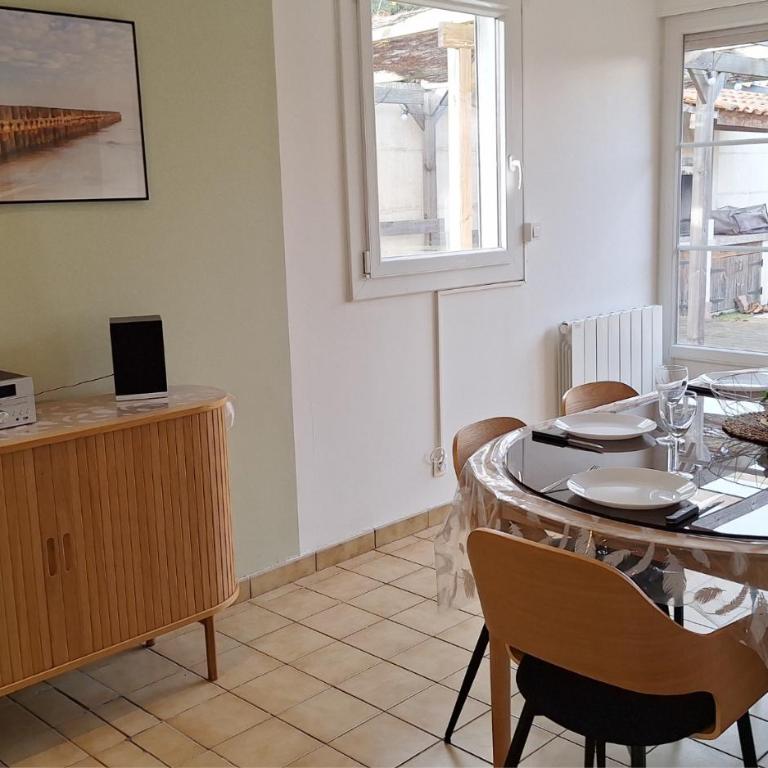 Maison Centre ville avec Jacuzzi - Maison 2 Chambres - 24
