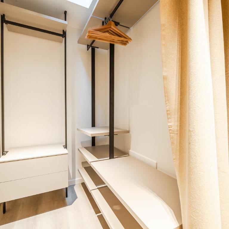 Vittoria Apt Luxury e Design in Duomo - One-Bedroom Apartment - 8