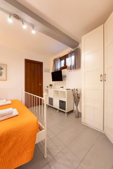 Keys of Italy - Macci 41 - Sant' Ambrogio one bedroom flat - Appartamento con 1 Camera da Letto - 9