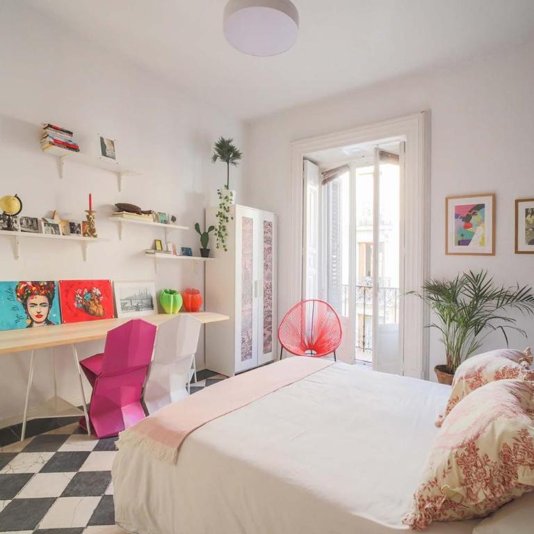 The SECRET PALACE - One-Bedroom Apartment with Balcony and City View - 2