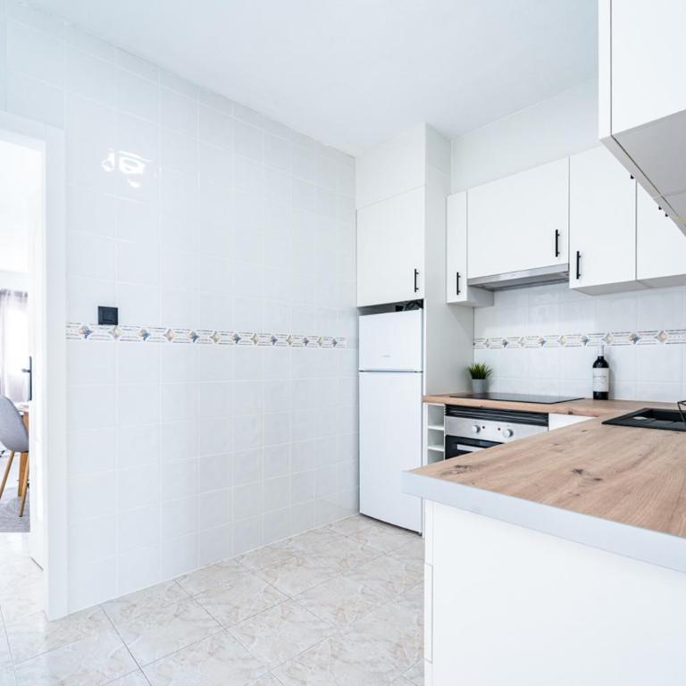 Renovated Townhouse - Rooftop, Garden & Stunning Views - Two-Bedroom House - 16