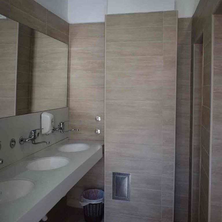 Beograd Budget Rooms Jelica - Dvokrevetna Soba sa Bračnim Krevetom i Zajedničkim Kupatilom - 3