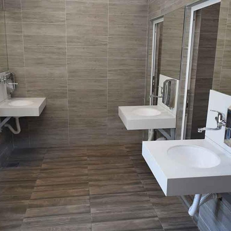 Beograd Budget Rooms Jelica - Dvokrevetna Soba sa Bračnim Krevetom i Zajedničkim Kupatilom - 4