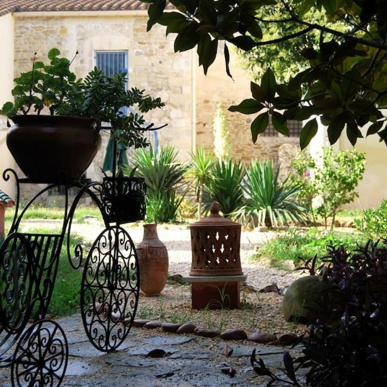 Traditional Riad Camargue Arles - Two-Bedroom Apartment - 50
