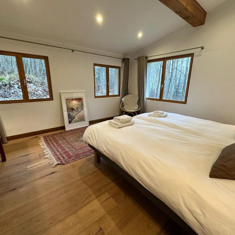 Chalet Fleur de Lys - Chalet 4BR Wood Stove , Home Cinema , Parental Suite - By Cozee Rentals - Chalet - 75