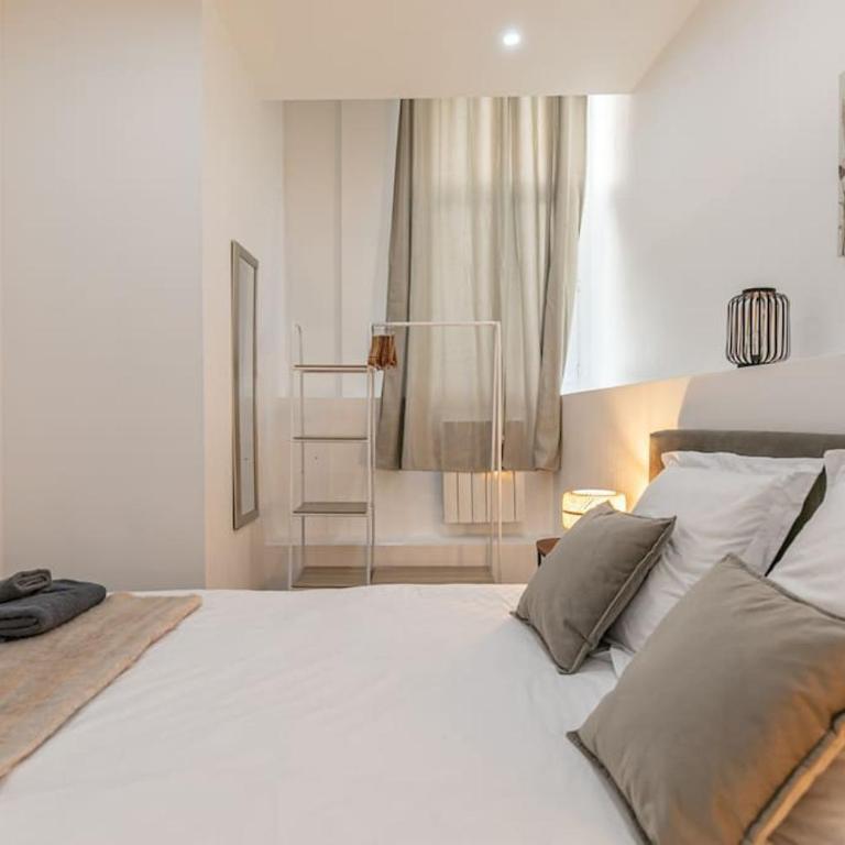 Cosy appartement Paris 20e - Appartement 2 Chambres - 25