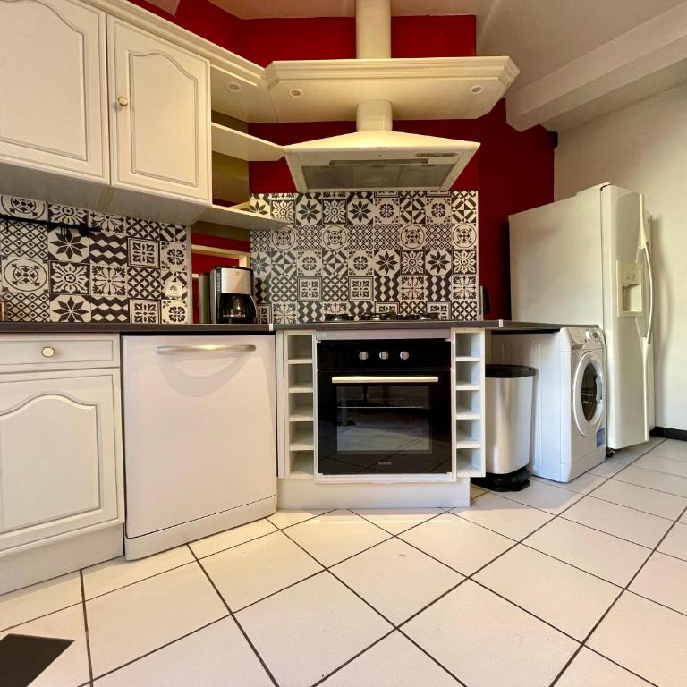 Côté Cité appartements - Parking privé - 100m Cité médiévale - Three-Bedroom House - 8