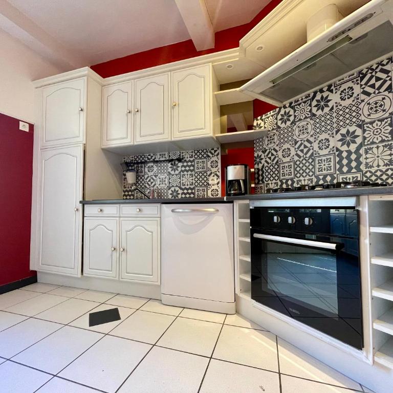 Côté Cité appartements - Parking privé - 100m Cité médiévale - Three-Bedroom House - 10