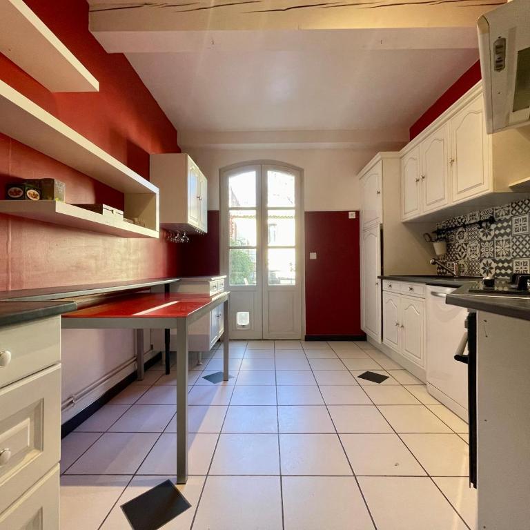 Côté Cité appartements - Parking privé - 100m Cité médiévale - Three-Bedroom House - 12