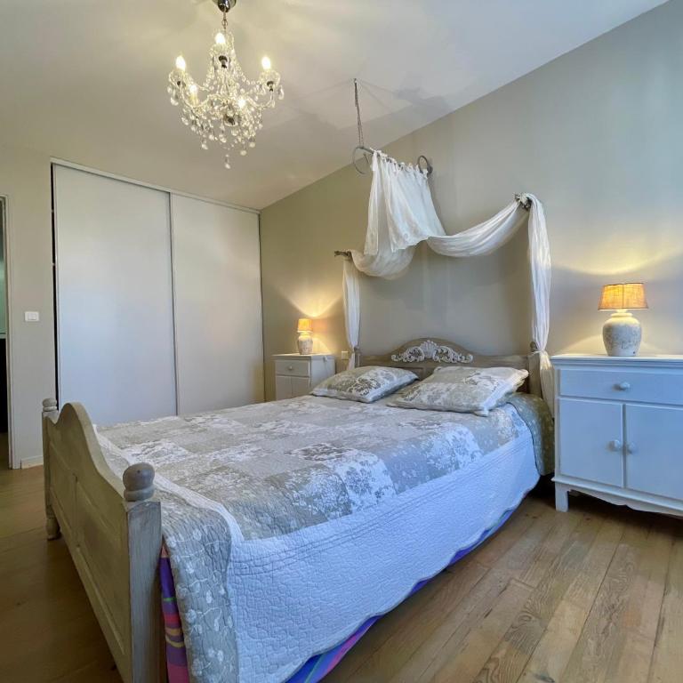 Côté Cité appartements - Parking privé - 100m Cité médiévale - Three-Bedroom House - 47